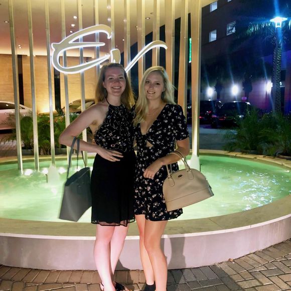 Meet your Posher, Jobeth - Picture 1 of 1